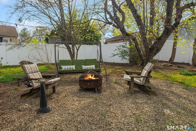 Building Photo - 13 Birch St