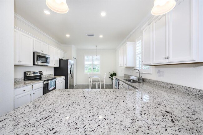 Building Photo - 15145 Spanish Point Dr
