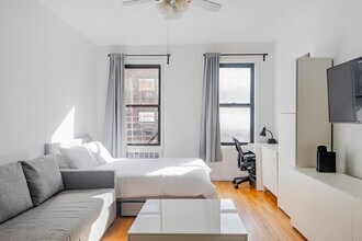 Building Photo - 318 E 80th St