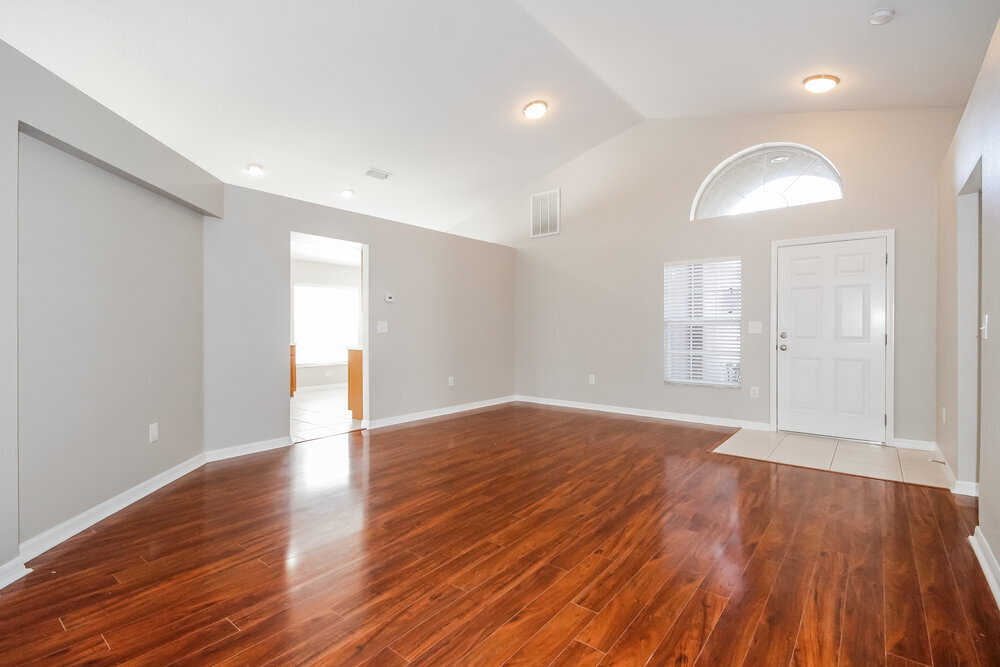 Building Photo - 905 15th St NE