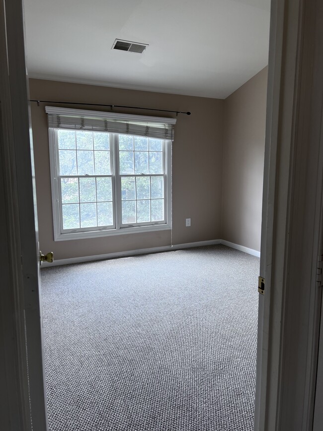 Building Photo - 2222 Journet Dr