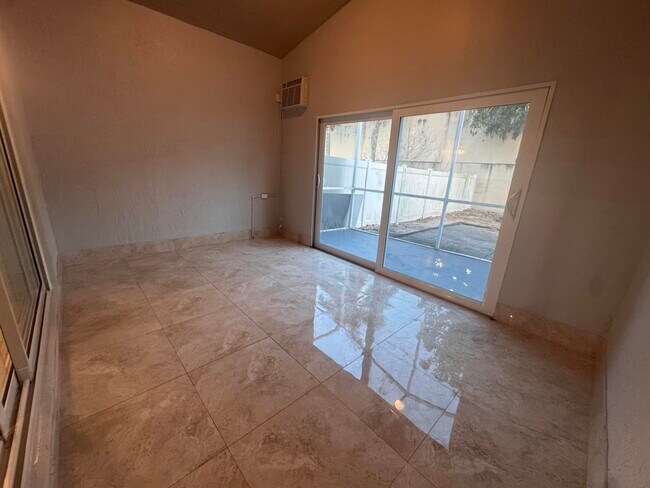 Building Photo - 4044 NW 62nd Ct