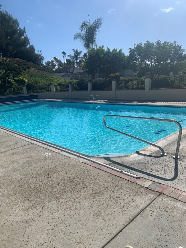 Building Photo - **Senior Community 55+ and Older** Large Home with Views!