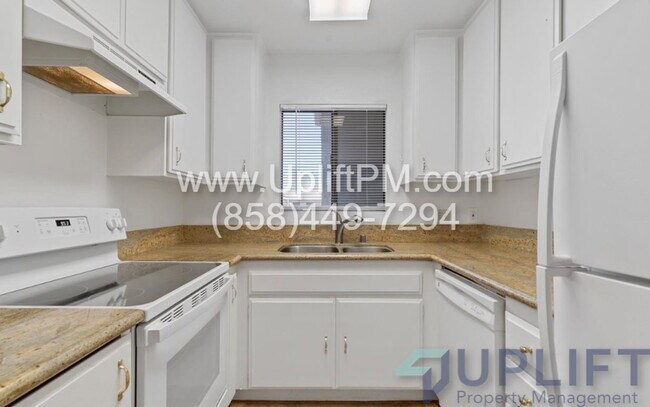 Building Photo - 3535 Monroe Ave
