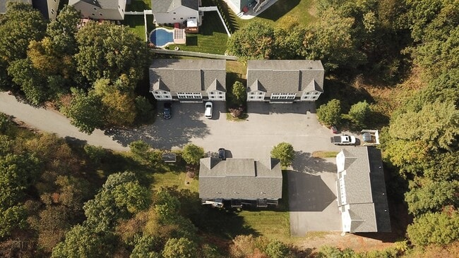 Building Photo - 5 Bufton Farm Rd
