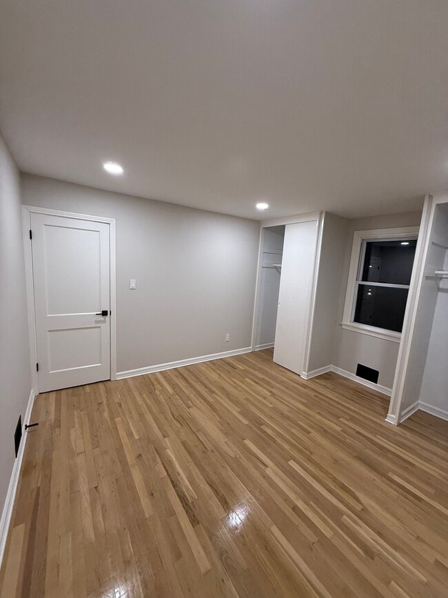 Building Photo - 9809 Montauk Ave