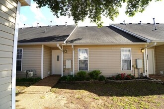 Building Photo - NICE One Level Nashville Area Home Near Lakes and Airport!