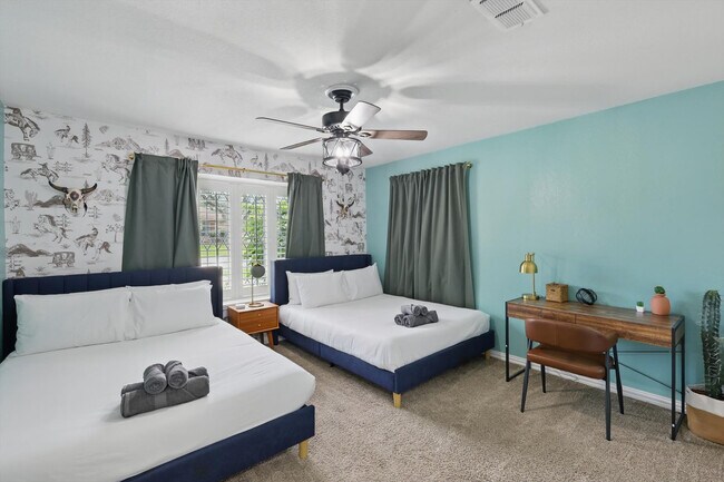 Building Photo - 328 Shawnee Trail