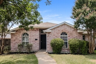 Building Photo - 2268 Bresee Dr