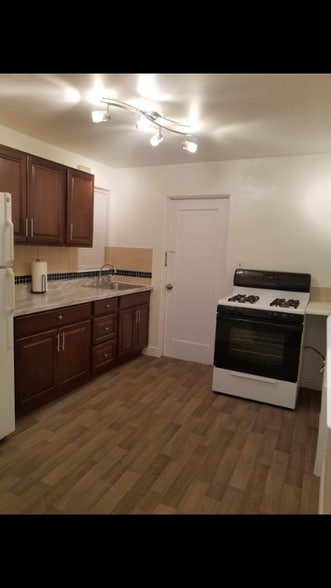 Building Photo - 3376 S Sherman St