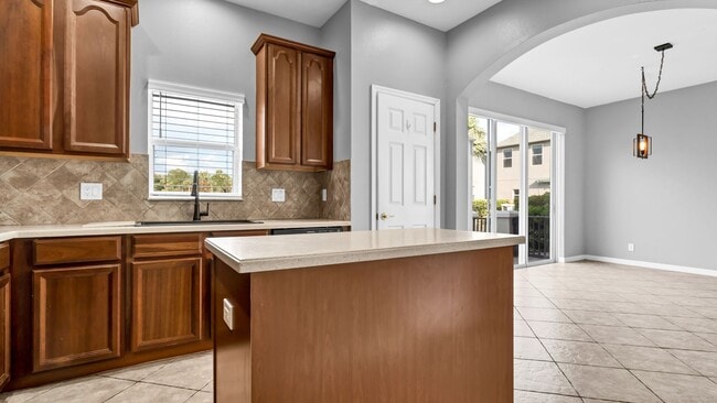 Building Photo - Gorgeous 3br/2.5ba/2 car garage Home in Ve...