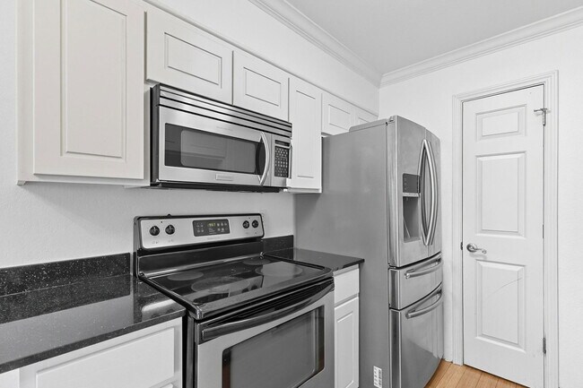 Building Photo - 900 S Lamar Blvd