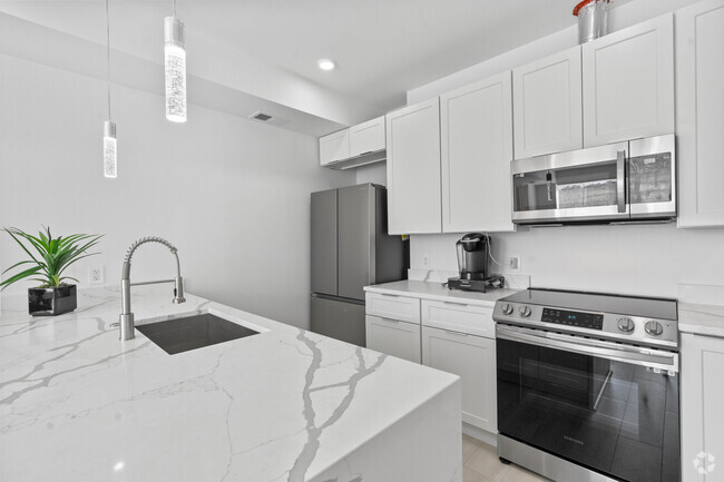 2BR, 2BA - 850SF - 4234 Benning Rd NE