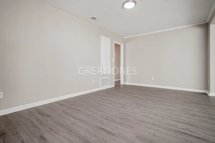 Building Photo - 134 Sycamore Ct