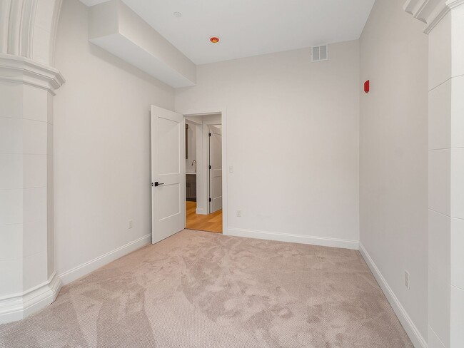 Building Photo - 177 N Main St