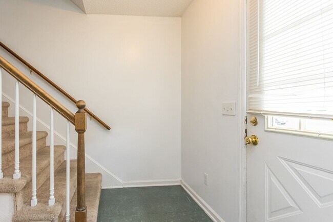 Building Photo - 1134 Mountain View Dr