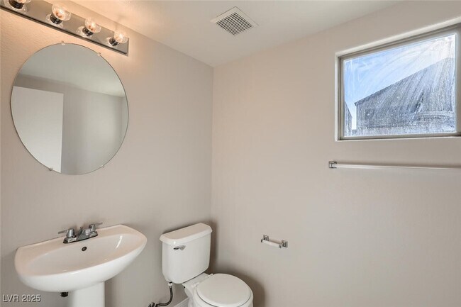 Building Photo - 648 W Vincents Dream Ave