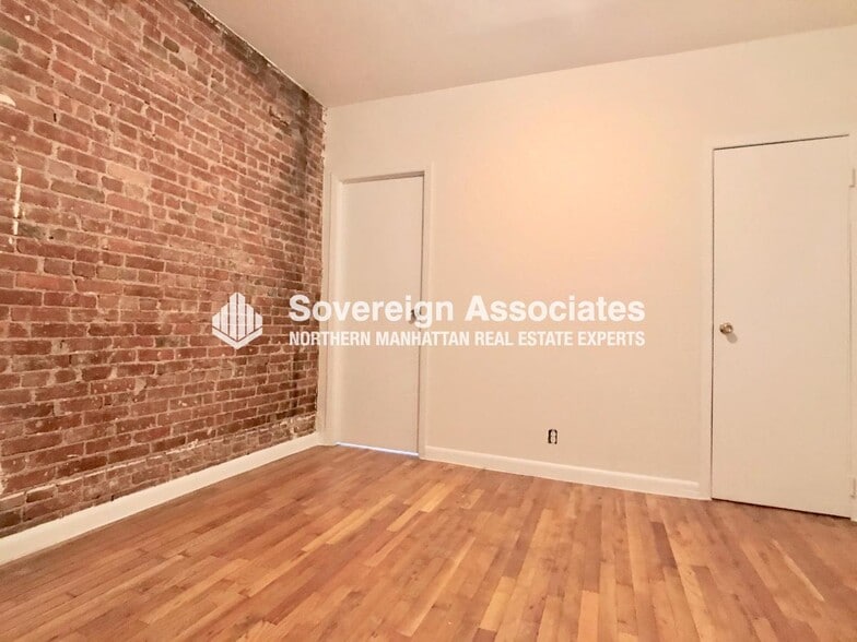 Building Photo - 405 W 49th St