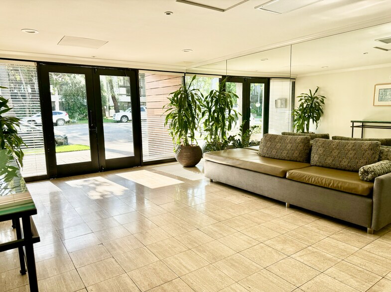 Building Photo - 1930 S Beverly Glen Blvd