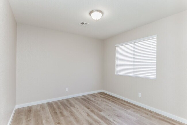 Building Photo - 1635 Keena Dr