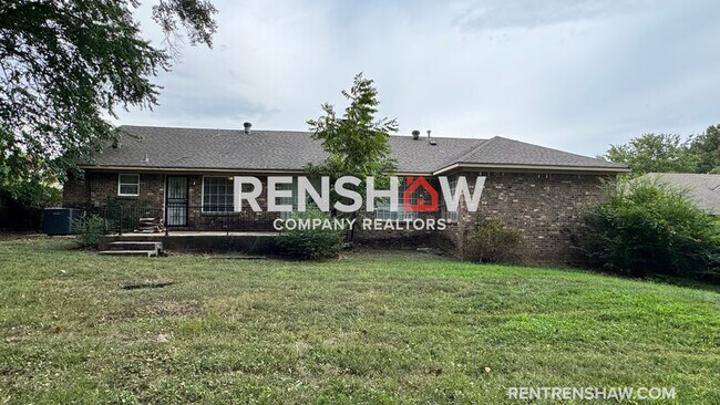 Building Photo - 5249 Kimbark Woods Dr