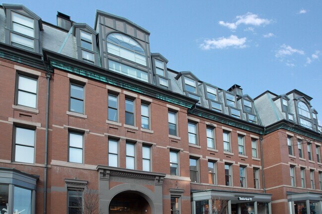 Primary Photo - 201 Newbury St