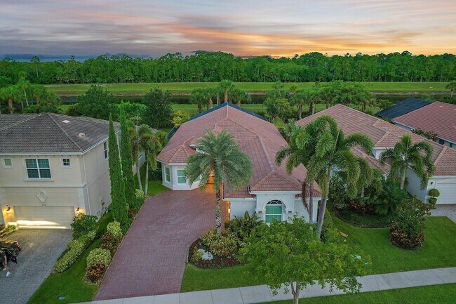 Building Photo - 236 Carina Dr