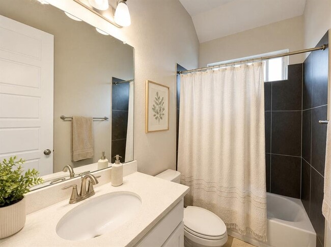 Building Photo - 606 Acadia Bnd