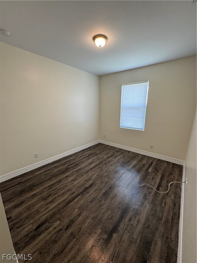 Building Photo - 8036 Buttercup Cir