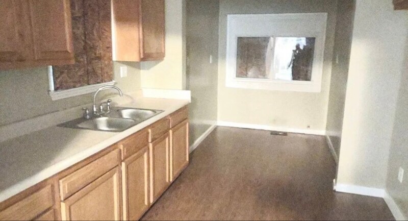 Building Photo - 14887 Sorrento Ave