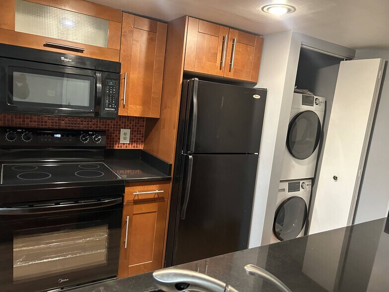 Building Photo - 14118 Bowsprit Ln