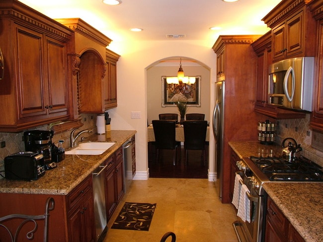 Building Photo - 700 N Irena Ave