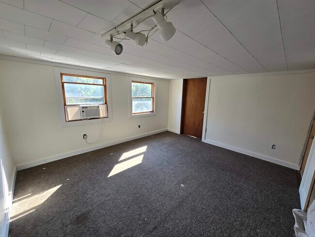 Building Photo - 30 Halstead St