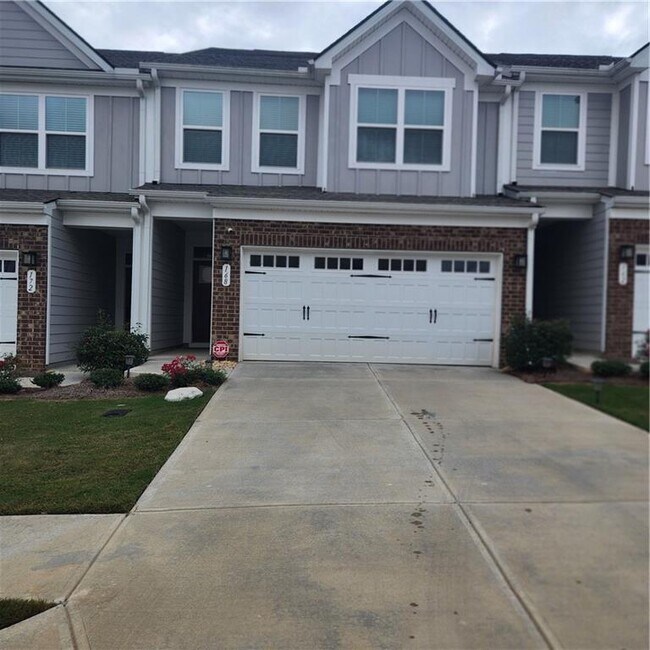 Primary Photo - 168 Salt Lk Ln