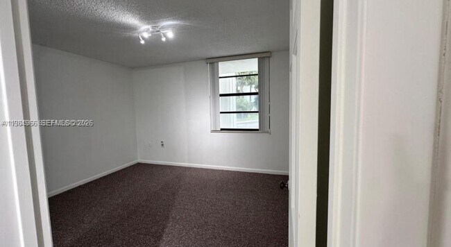 Building Photo - 1703 Whitehall Dr