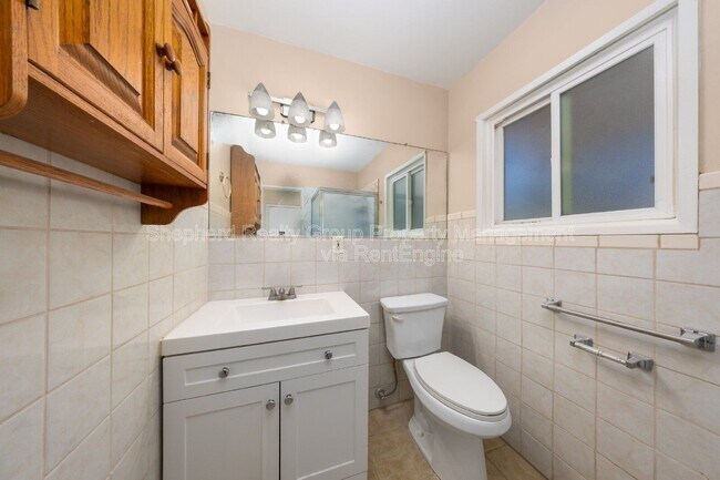 Building Photo - 6574 Valley Dr