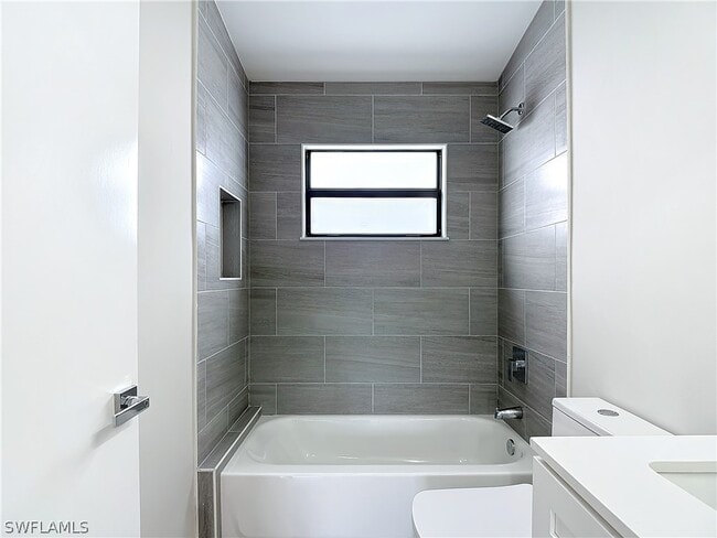 Building Photo - 2505 Storter Ave