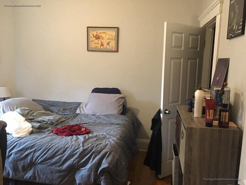 Building Photo - 146 Chiswick Rd