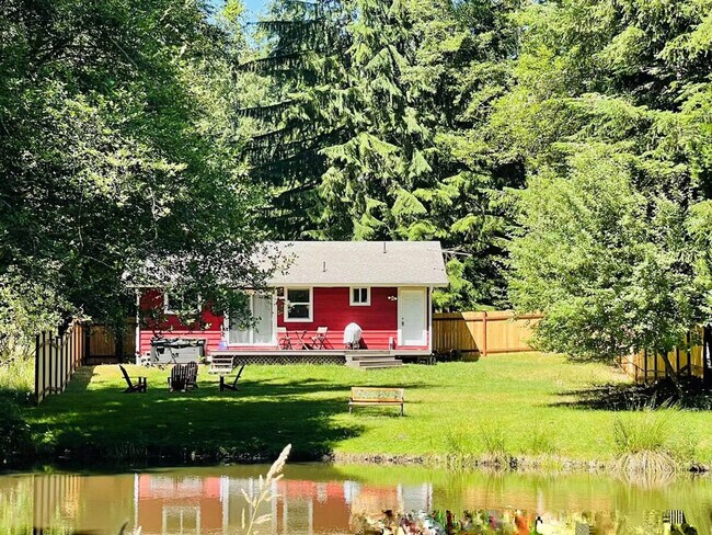 Building Photo - 226 Paradise Dr