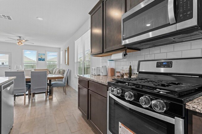 Building Photo - 9658 Caney Trails Rd