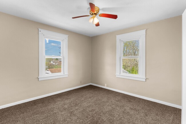 Building Photo - 510 Devitt Ave
