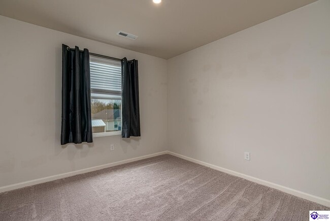 Building Photo - 138 Red Hawk Dr