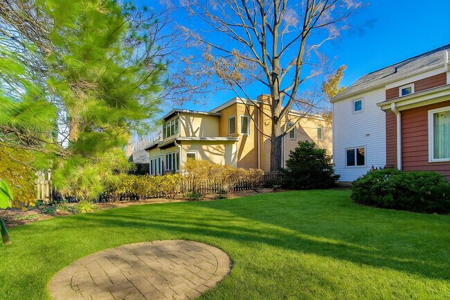 Building Photo - 1227 16th St