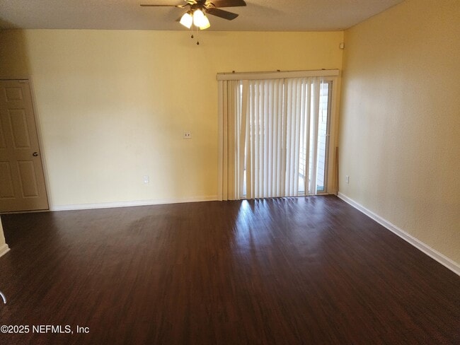 Building Photo - 490 Hopewell Dr