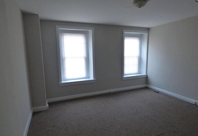 Building Photo - 4728 Umbria St