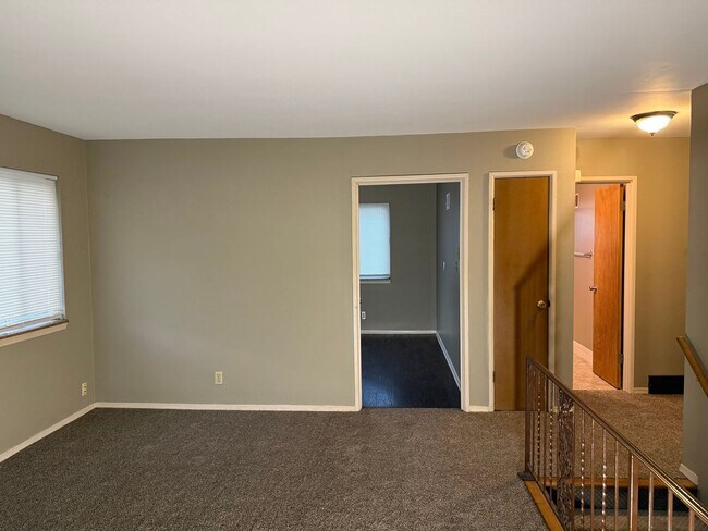Building Photo - COMING SOON: Stunning 2-Bed/1 Bath Duplex ...