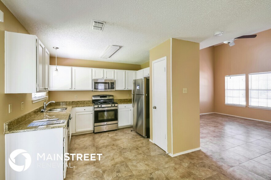 Building Photo - 7422 Pebblewood