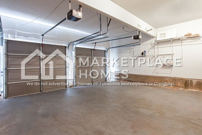 Building Photo - 832 Asbury Way