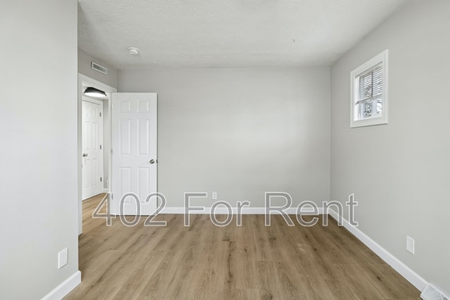 Building Photo - 3111 S 40th St