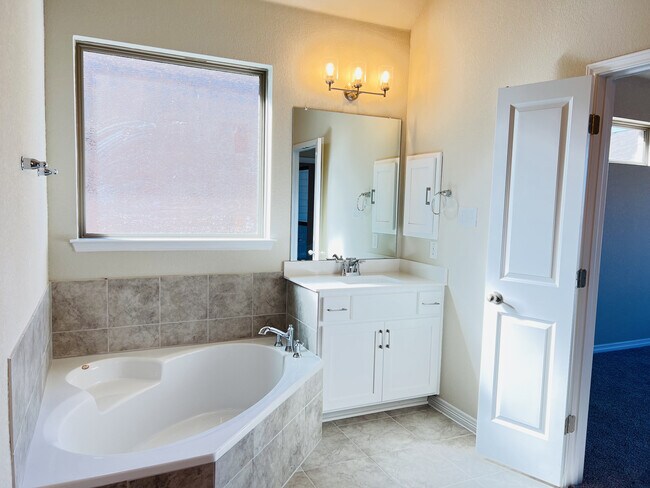 Building Photo - 3712 Fieldfare Dr